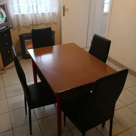 Mini Apartman 2+1 35 M2 * Сплит